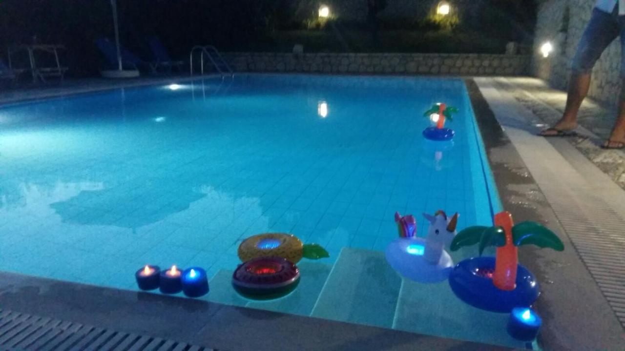 Pool Villa Grigoris Aspiotades Dış mekan fotoğraf